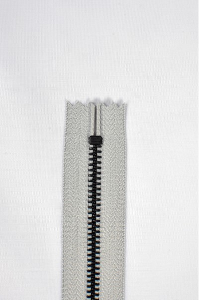 ZIP065 2號拉鏈 成衣單頭拉鏈  黑古銅牙拉鏈款式   密尾拉鏈  不設單獨拉鍊訂購 細節-1